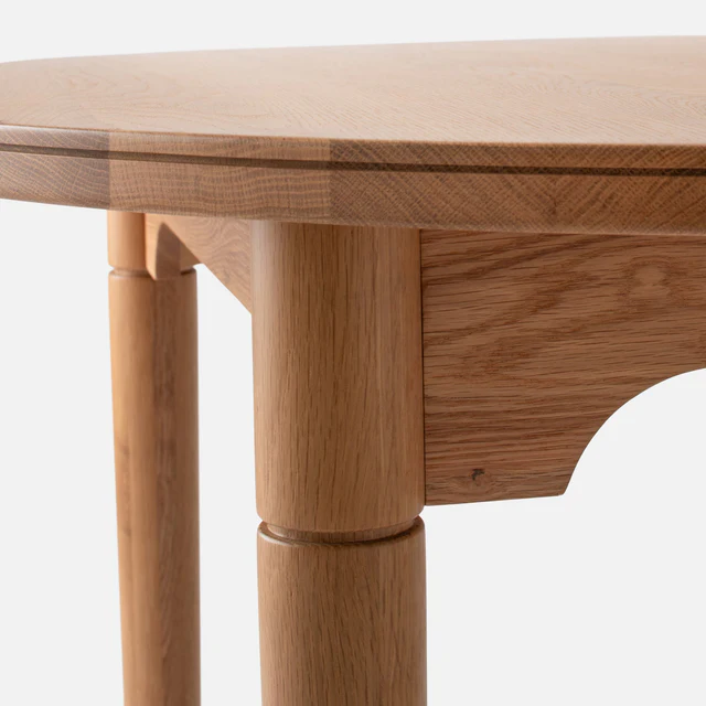 Oak round dining table